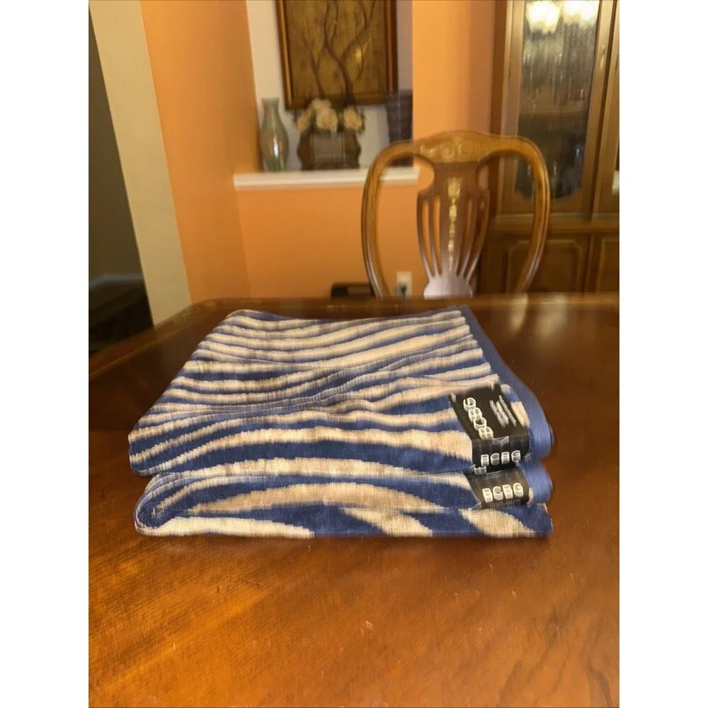 BCBG Bath Towel Set 2pcs Black Cotton/ Viscose Blend New 28”X 54”